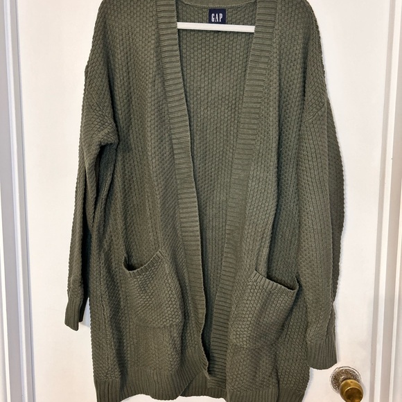 GAP Sweaters - NWT GAP Olive Open-Front Knit Pocket Cardigan